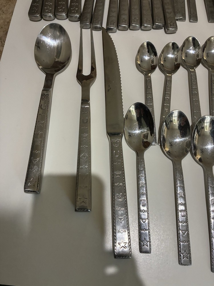 Western Creation Flatware Ranch Brands Serves 8 + 4 steak Knives & Serving Set