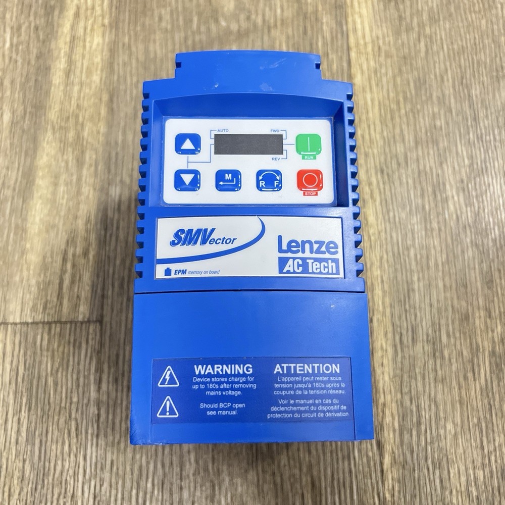 Used LENZE AC Tech ESV402N02TXB / ESV402N02TXB Variable Frequency Inverter Drive