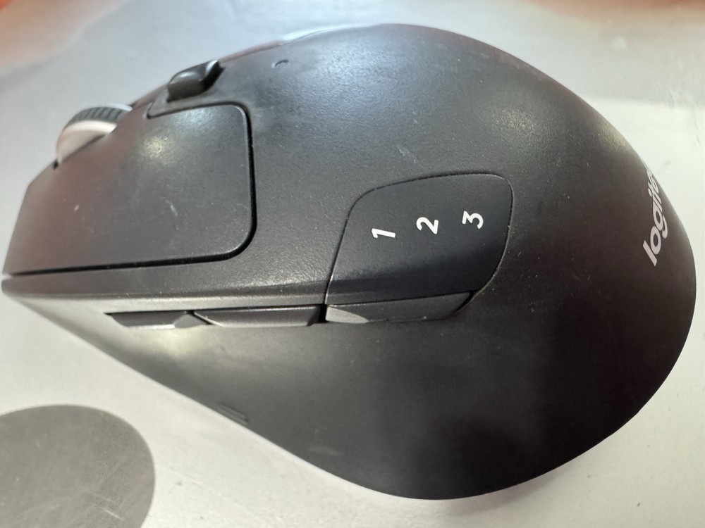 Logitech - M720 Triathlon Wireless Optical Mouse - Wireless - Black