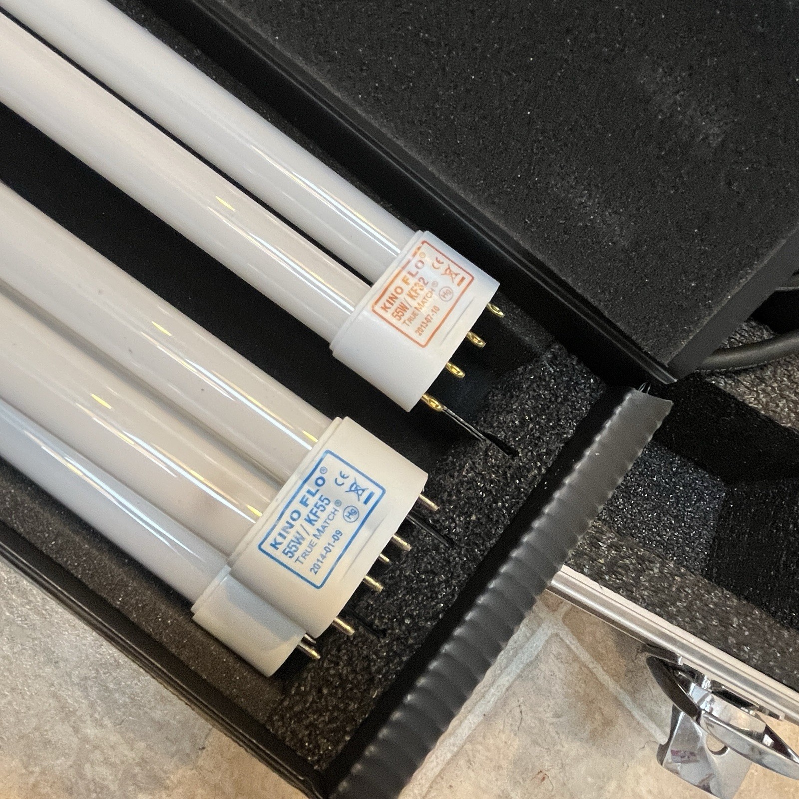 Kino Flo Diva-Lite 201 Fluorescent Light w/ Case, Gel Frame & Bulbs Tested