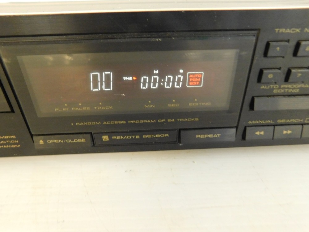 PIONEER COMPACT DISC PLAYER PD-6050 (LSB5)