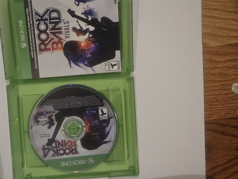 Harmonix Rock Band 4 Xbox One Game & Guitar Controller Bundle NTSC-U/C