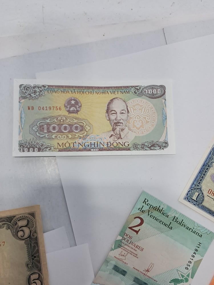 12 Various Foreign Banknotes (s)