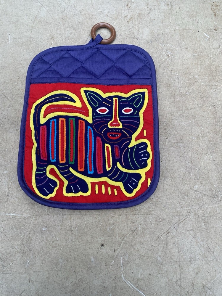 Kuna Mola pot holder
