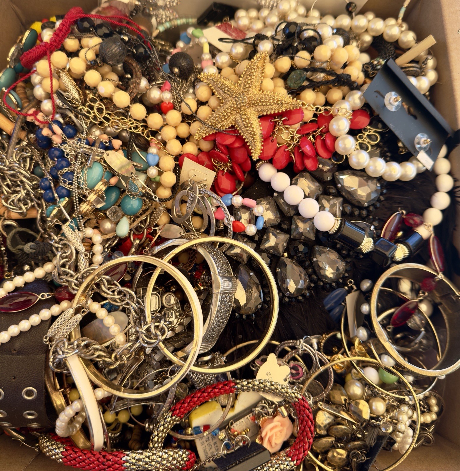 MIXED JEWELRY LOT CRAFT REPAIR, RESELL, REPURPOSE, VINTAGE TO NOW! 21 POUNDS