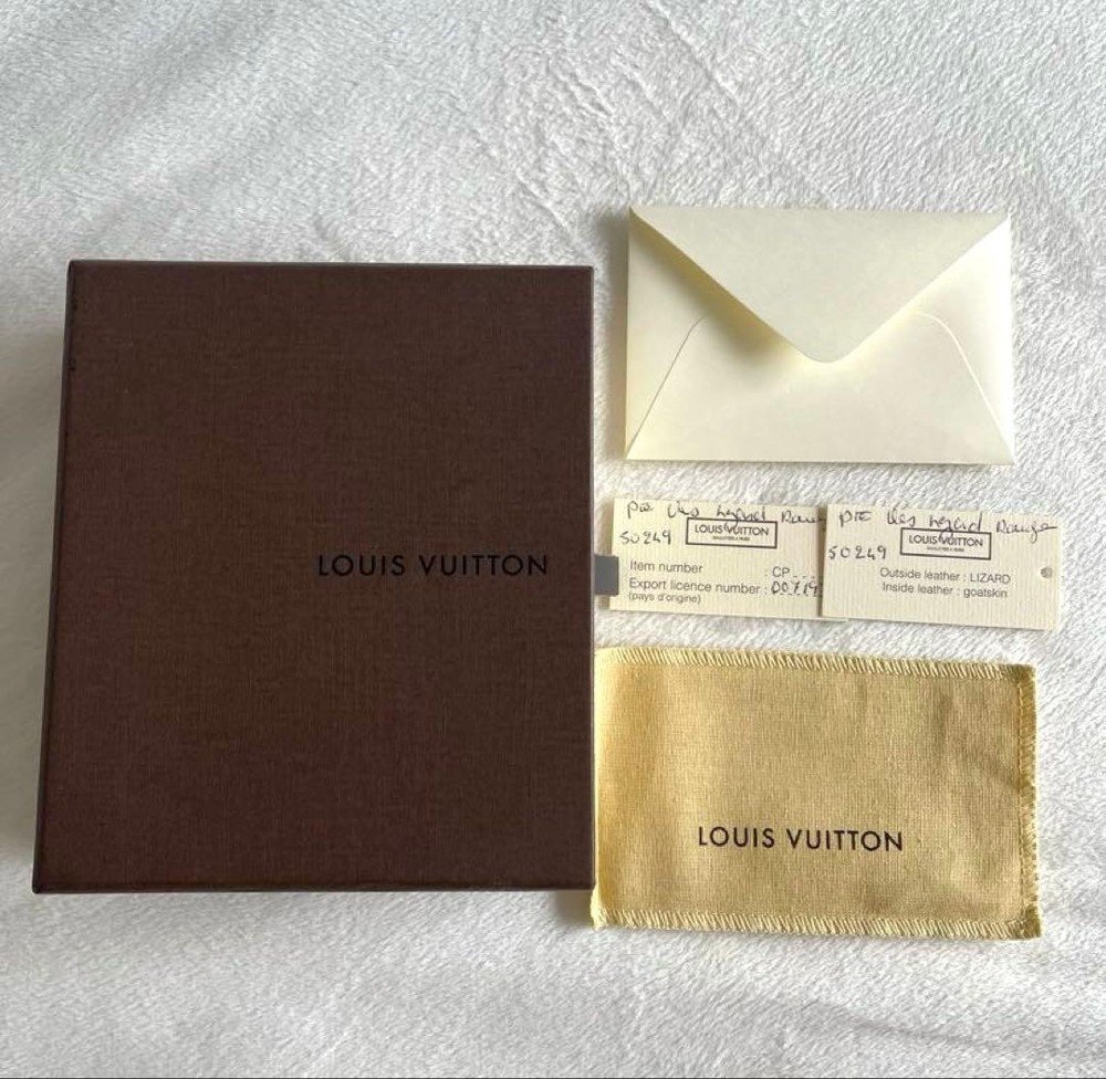 LOUIS VUITTON Key Holder