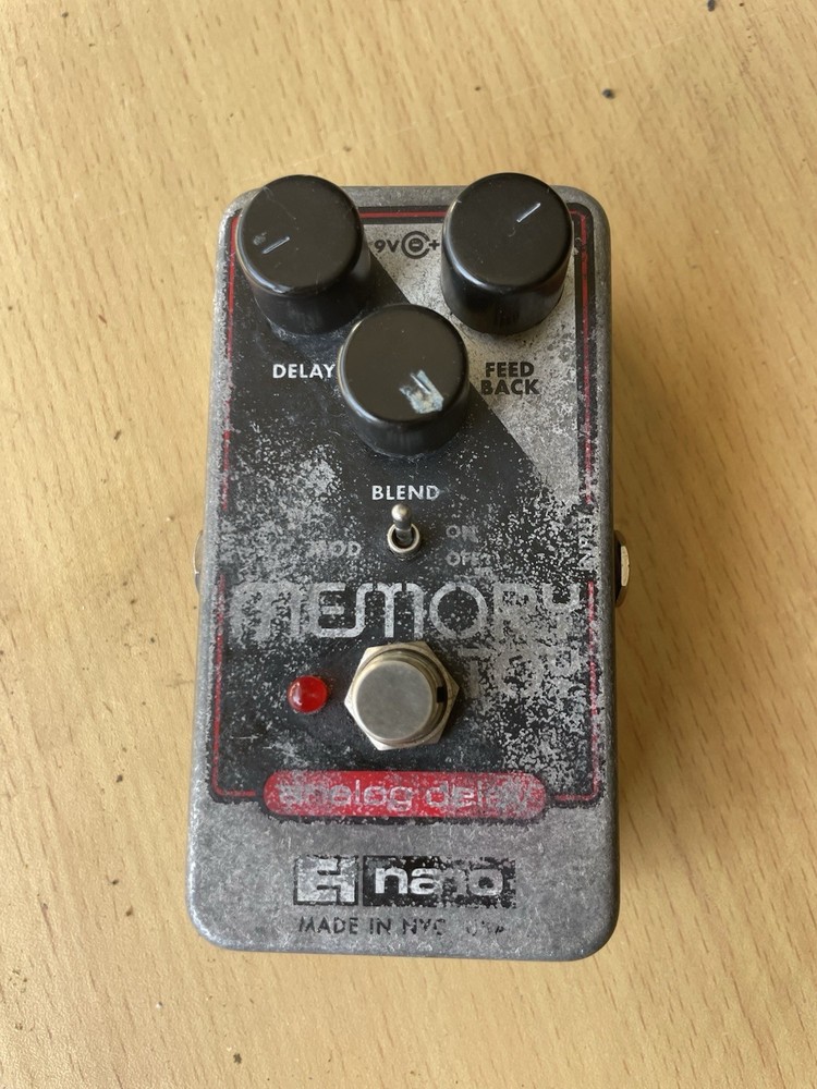 Electro-Harmonix Memory Toy Echo & Chrous Delay Guitar Effect Pedal Tested Works