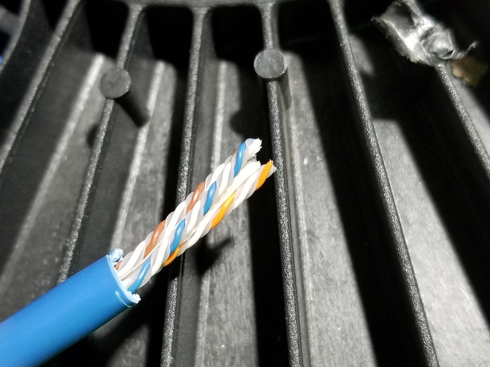 Commscope CS44R Cat6A U/UTP Network Ethernet 10G 10Gig Cable Riser Blue /100ft