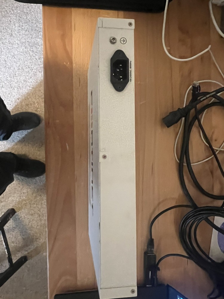 Fortinet FortiSwitch 108E POE