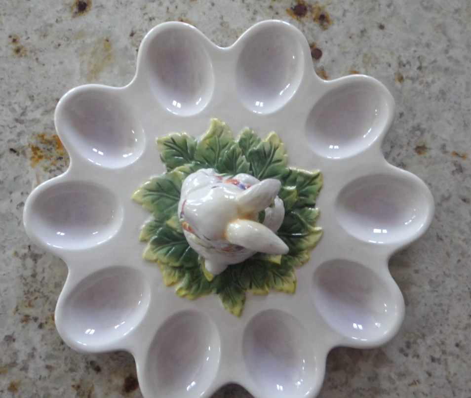 EUC THE BUNNY COLLECTION by CornerRUBY CERAMIC EASTER RABBIT DEVILED EGG DISH