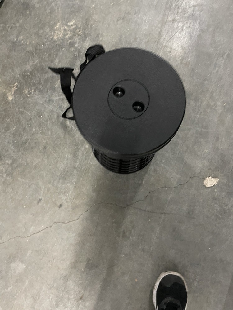 Portable stool (twist an sit)