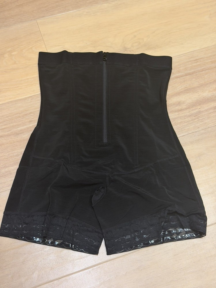 Magic Shaper Tight Size XL NWT