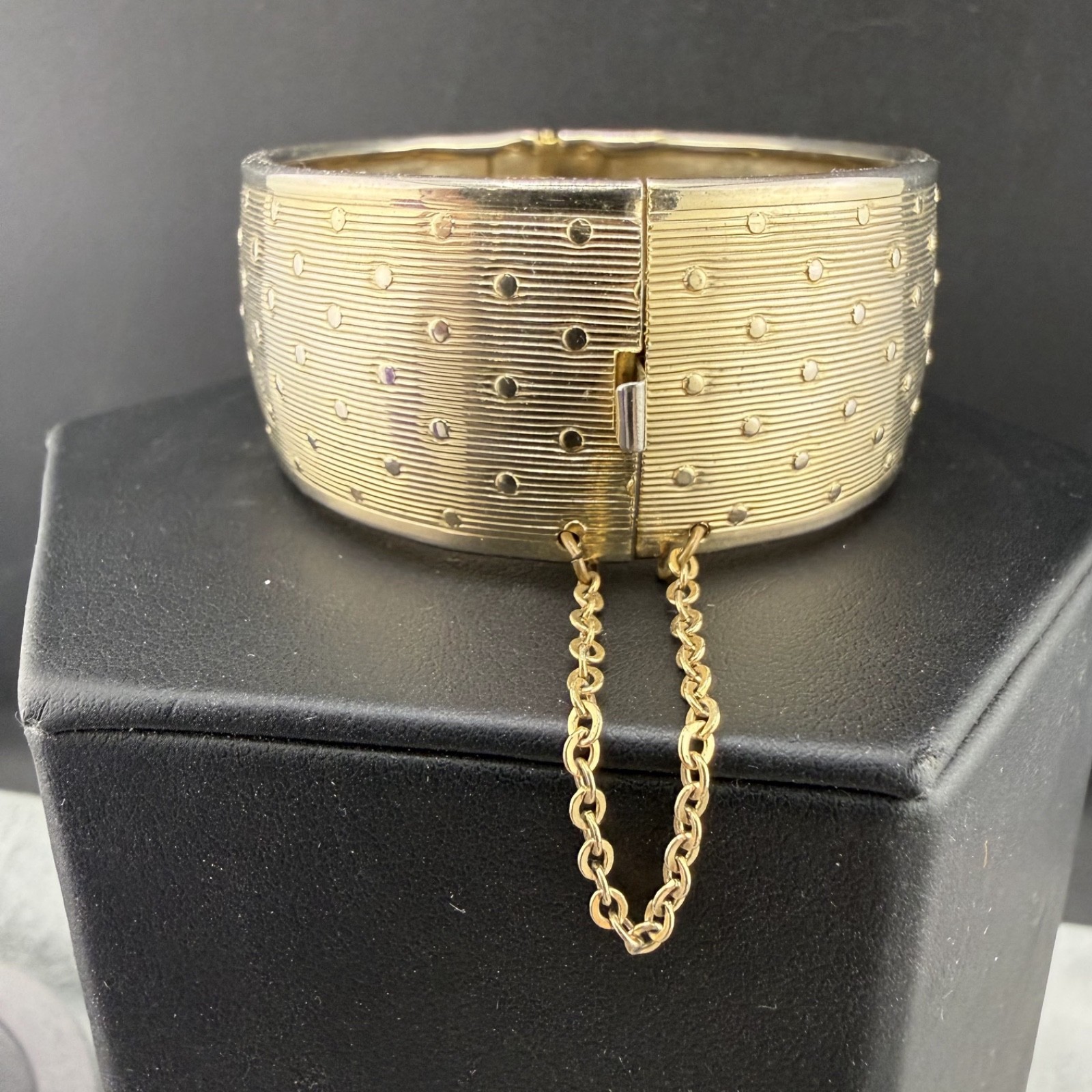 Vintage Bangle Bracelet Gold Tone Hinged 7”