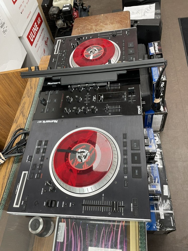 NUMARK NS7 DJ CONTROLLER (EZ2006242)