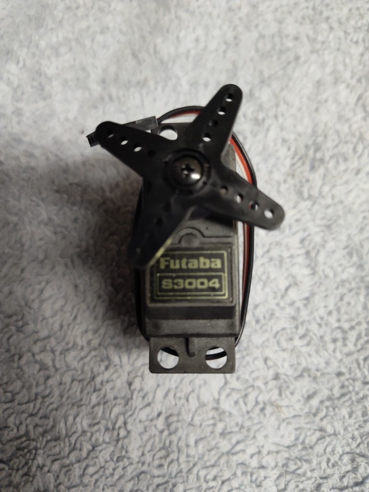 Futaba S3004 Servo