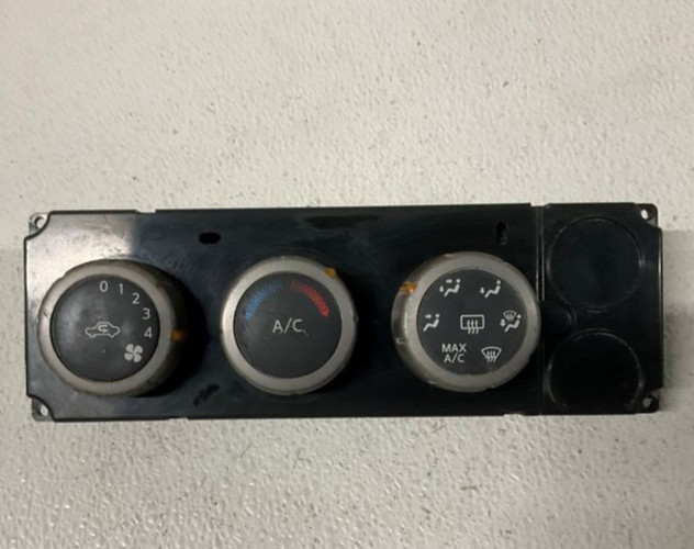 2004 Nissan Titan Front AC A/C Heater Temperature Climate Control LE SE OEM