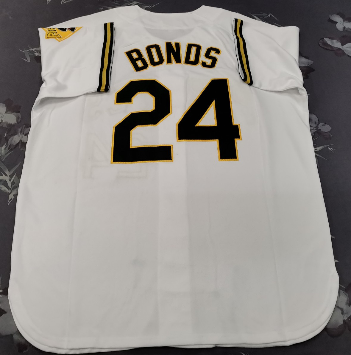 VINTAGE Barry Bonds #24 Pirates Throwback White Sewn Stitched Jersey.