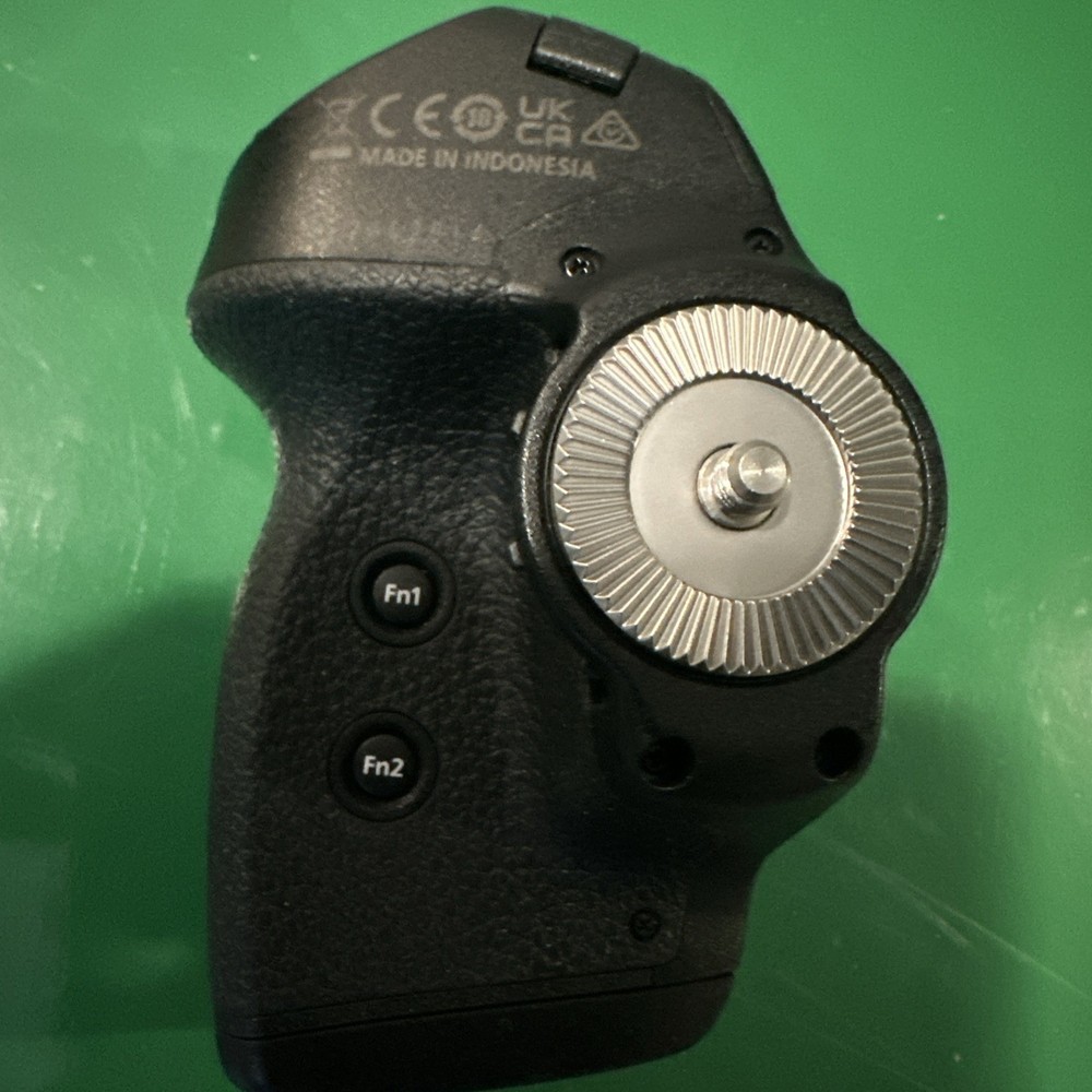 Nikon MC-N10 Remote Grip - MINT!!!