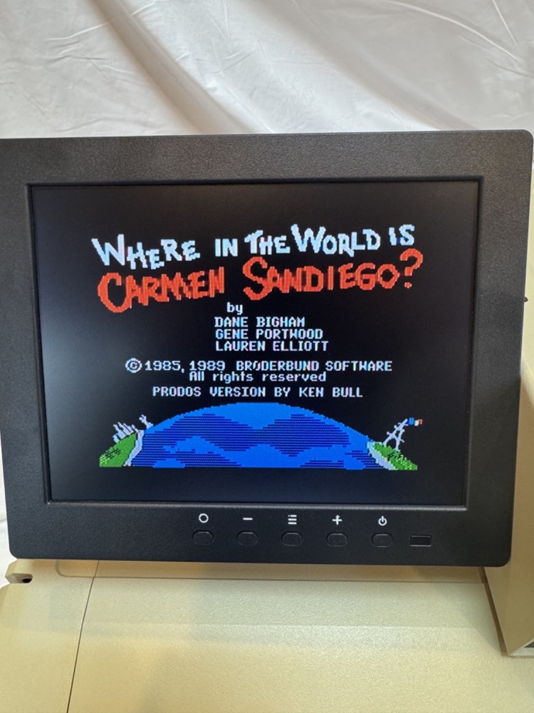 Apple IIe Computer Software bundle w/ Games - Applications - DOS - Diagnostics