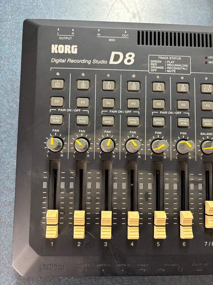 KORG D8 DEGITAL RECORDING STUDIO multitrack recorder