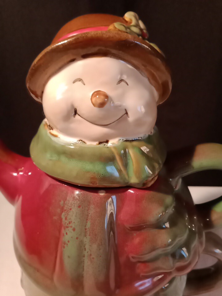 Holiday 2010 Snowman Teapot/Cup Set