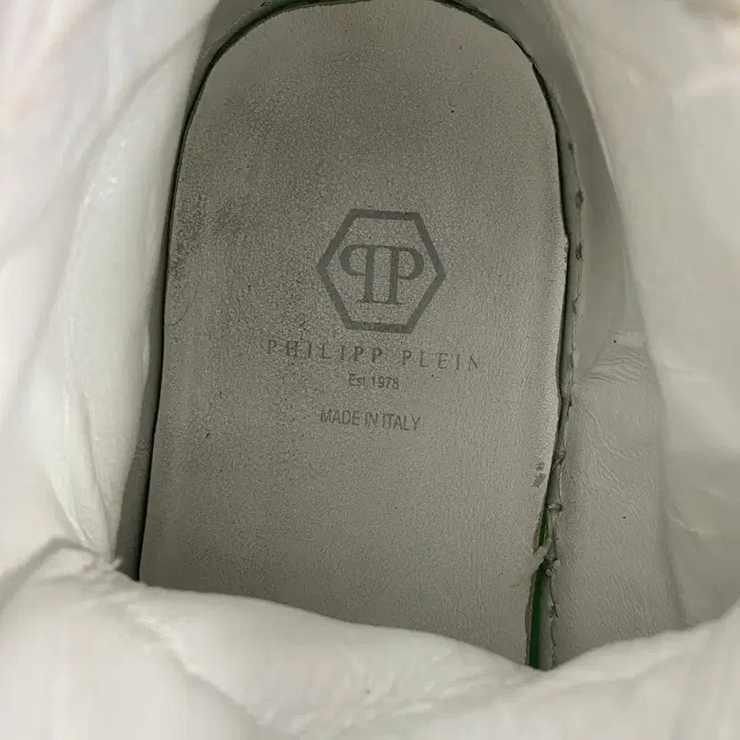 Philippe Plain Skull High Top Sneakers 260 61