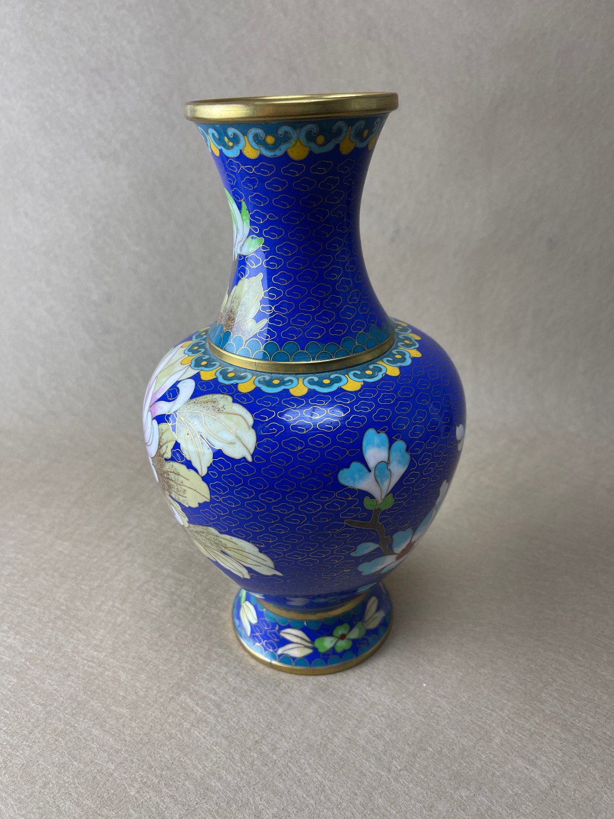 Vintage Chinese Cloisonne Enamel Vase Blue Chrysanthemum Floral Brass 10”