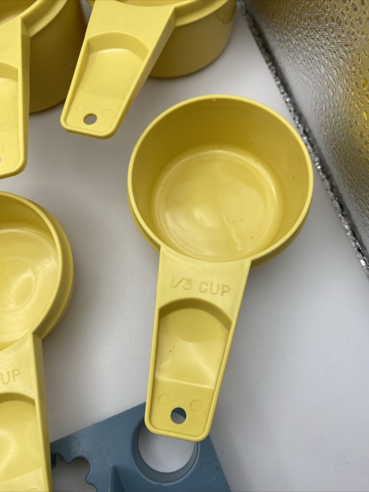 Vintage Tupperware Measuring Cups And Spoons Set Yellow Nesting Stacking 10