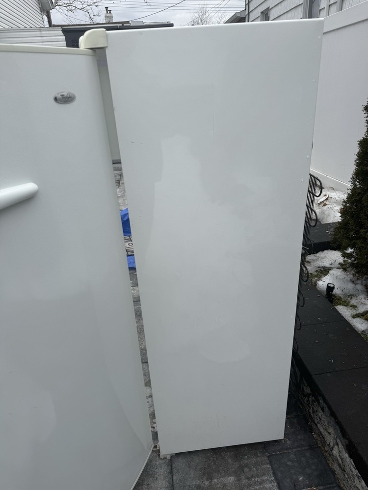 refrigerator Whirlpool