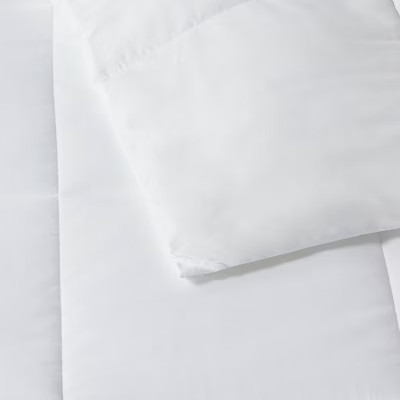 Full/Queen All Season Comforter Insert White - Room Essentials