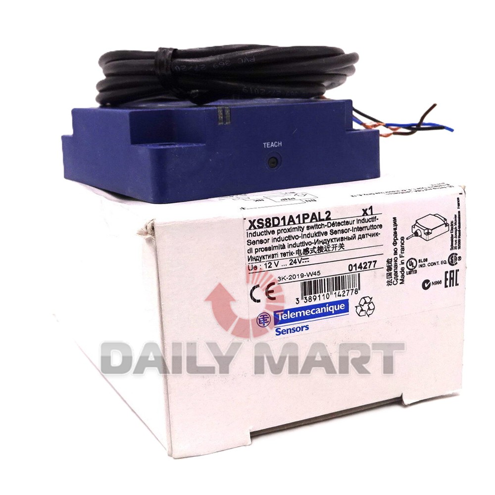 New In Box TELEMECANIQUE XS8D1A1PAL2 Proximity Sensor