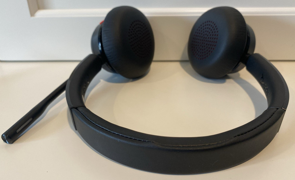 Poly Savi 7320 UC Stereo Dual Headset, Savi 7300 DECT Office Base Tested EUC