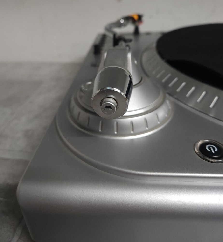 Numark TTi USB Turntable With Universal Dock For Ipod (SEE PICTURES)