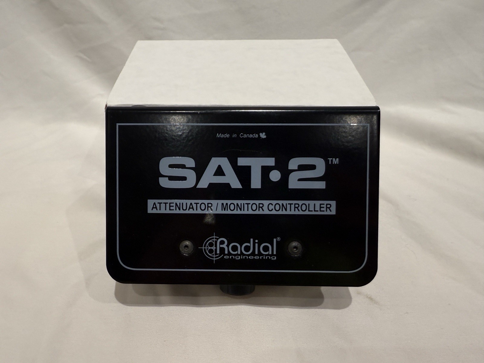 Radial Engineering SAT-2 Stereo Monitor Controller and Audio Attenuator w/ Box