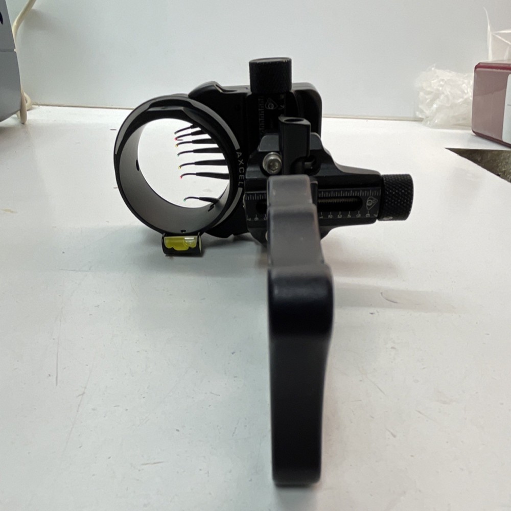 AXCEL 7- Pin adjustable Sight for Compound Bow Black