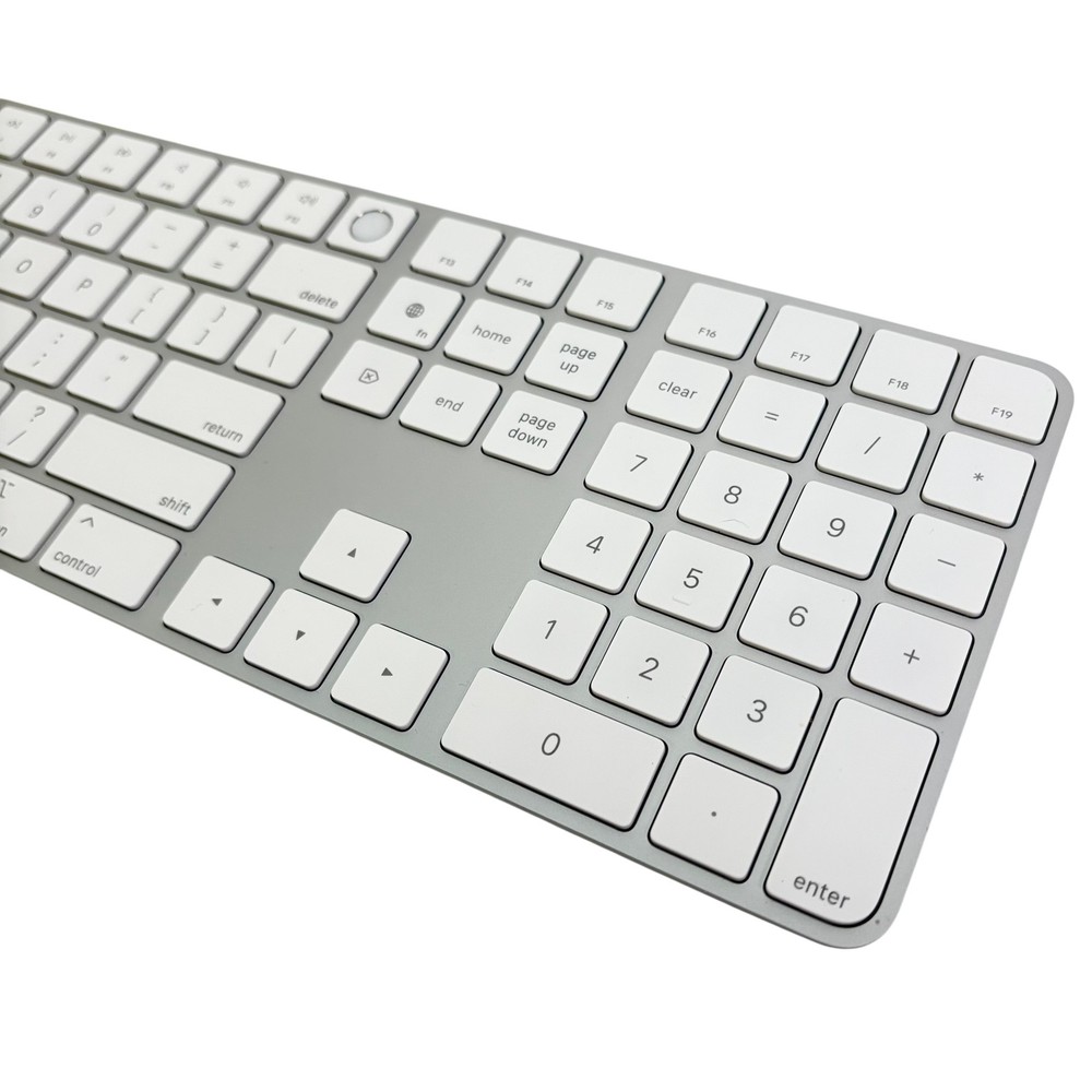 Apple A2520 EMC 3957 Wireless Bluetooth Magic Keyboard
