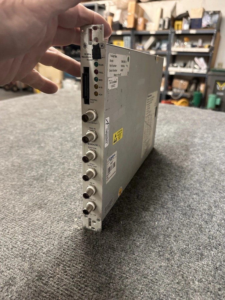 Fluke / Wavetek 1396 50MHz Arbitrary Waveform Synthesizer VXI Module 512k