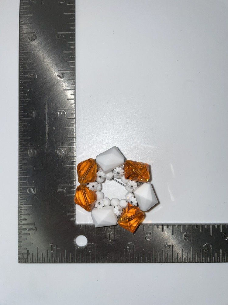 circle brooch orange and white beaded