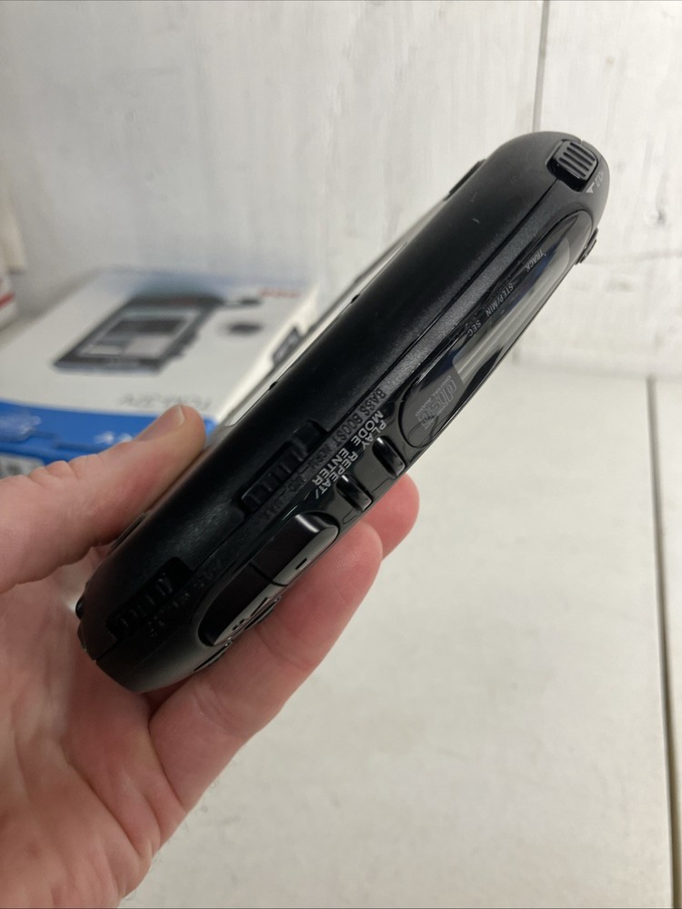 Sony CD Player Discman Mega Bass Compact D-141 Read Description