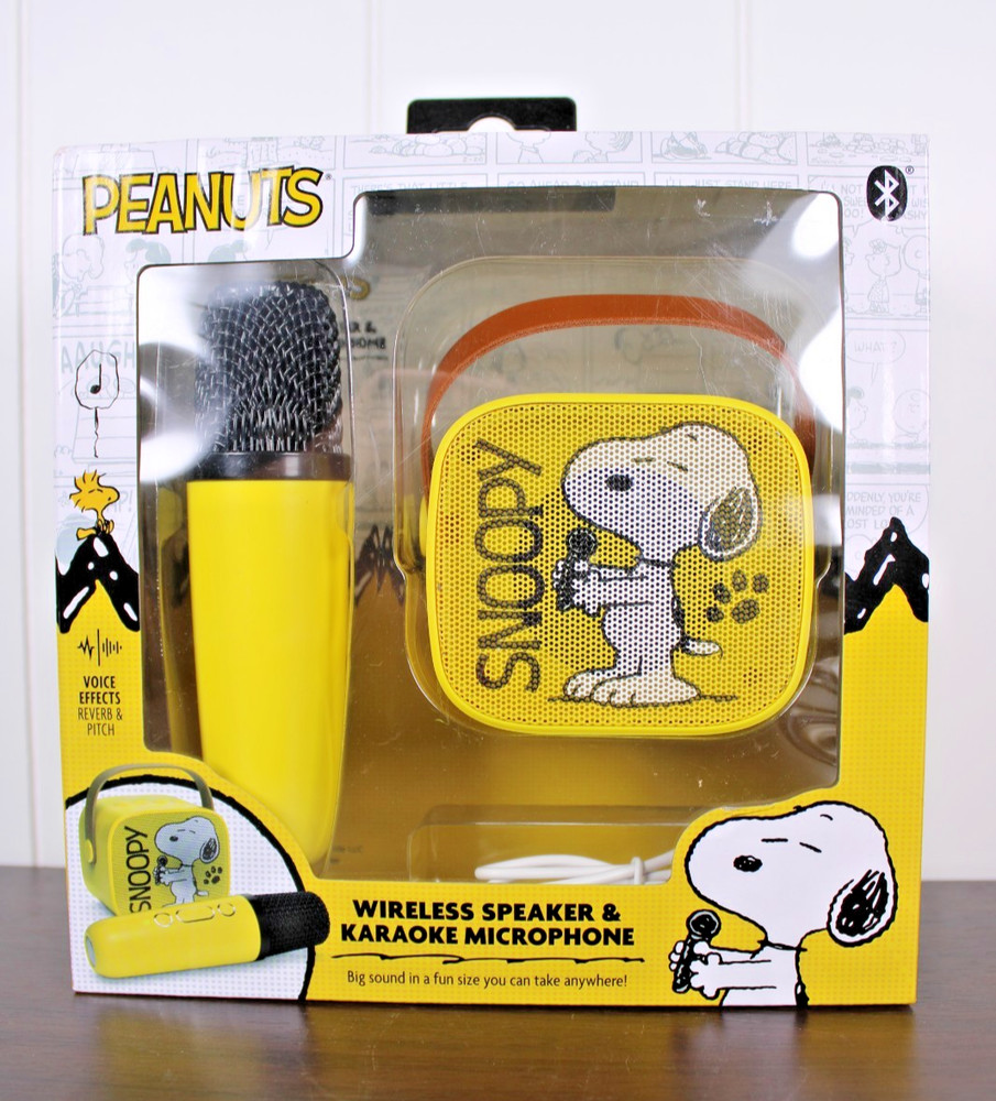 NEW Peanuts Snoopy Wireless Speaker & Karaoke Microphone Set Portable