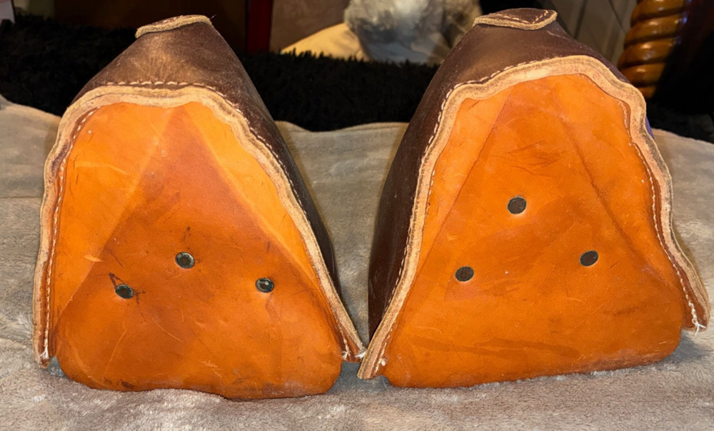 4 1/4'' ENGLISH LEATHER TAPADEROS