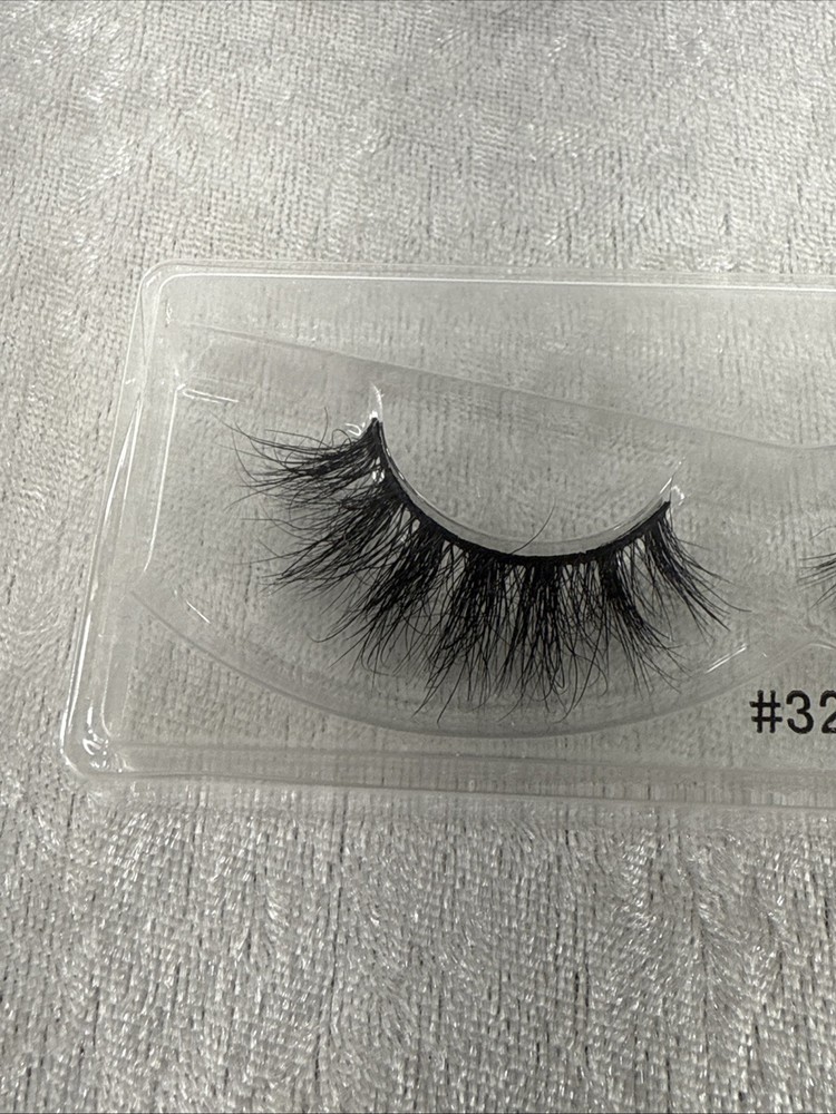 false eyelashes #32A