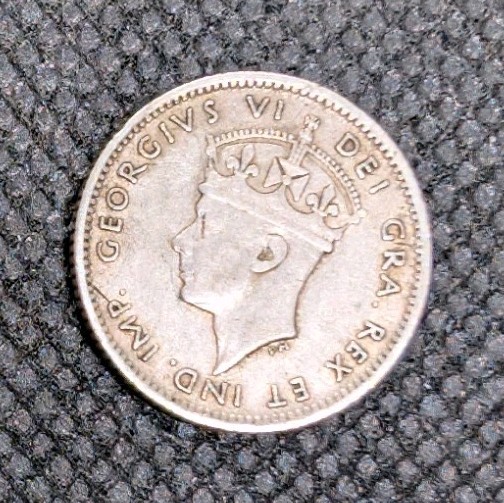 1941 Silver NFLD Dime 10c Coin - EF