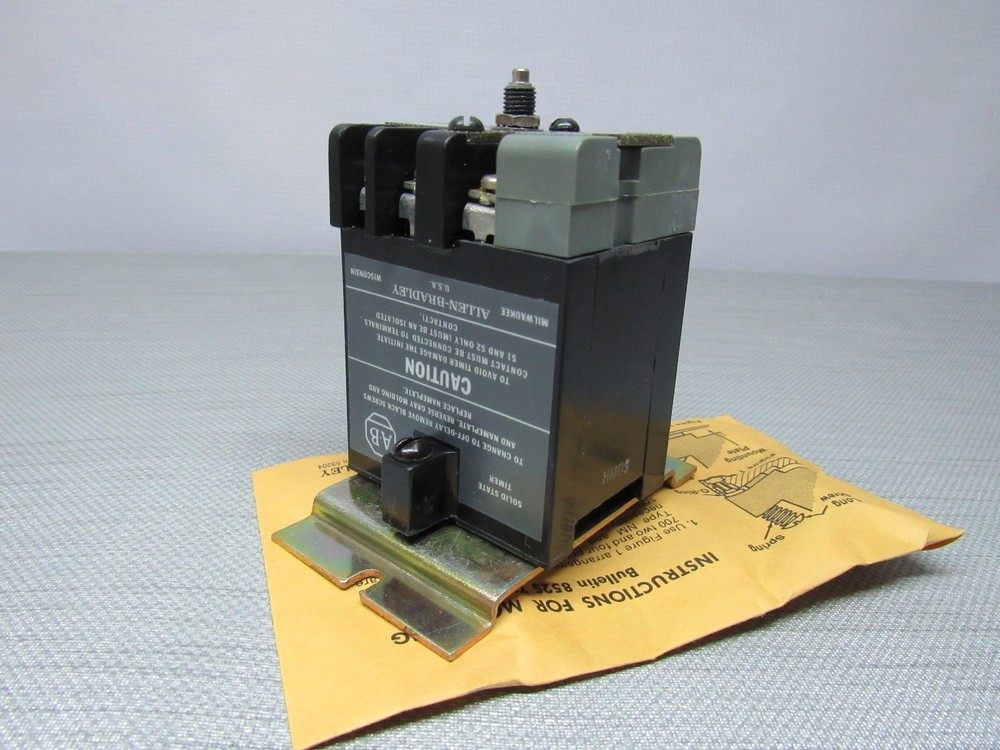 Allen Bradley 852S-NSA  Solid State Timer 0.1-5 Sec.   Ser.G