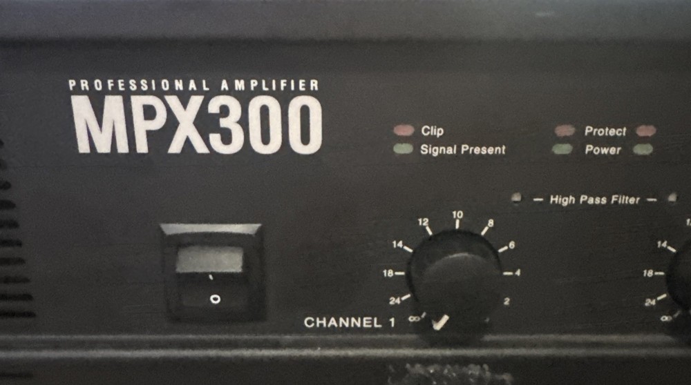 JBL MPX 300 POWER AMPLIFIER Turns On Untested