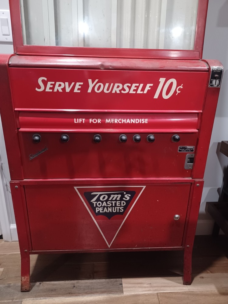 Original 1940's Tom's Vending Machine