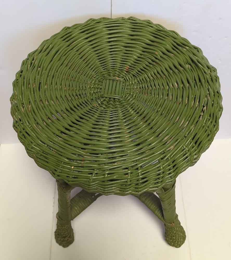 Vintage Round Wicker Stool - Green