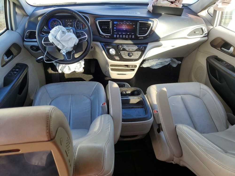 PACIFICA 2017 Glove Box 4990080