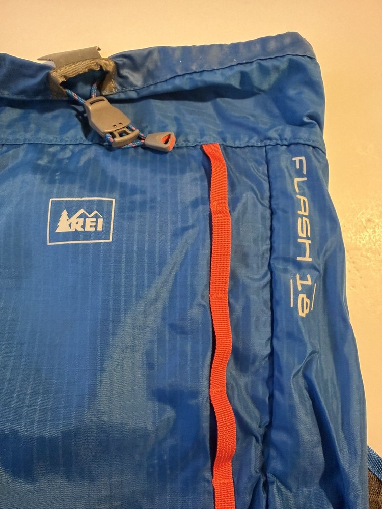 REI Flash 18 Hiking Backpack Blue Lightweight Day Pack