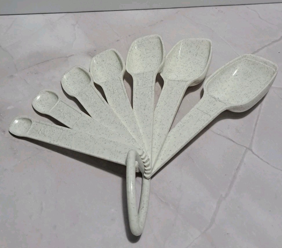 Tupperware Measuring Spoons Set Speckled Gray/White Fireworks 7 pcs + Ring